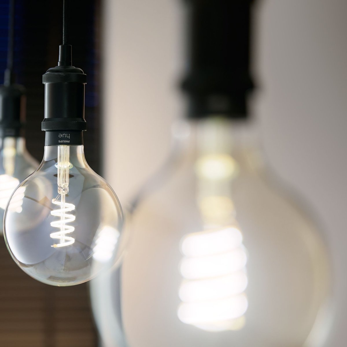 G125 - B22 550 Smart Bulb