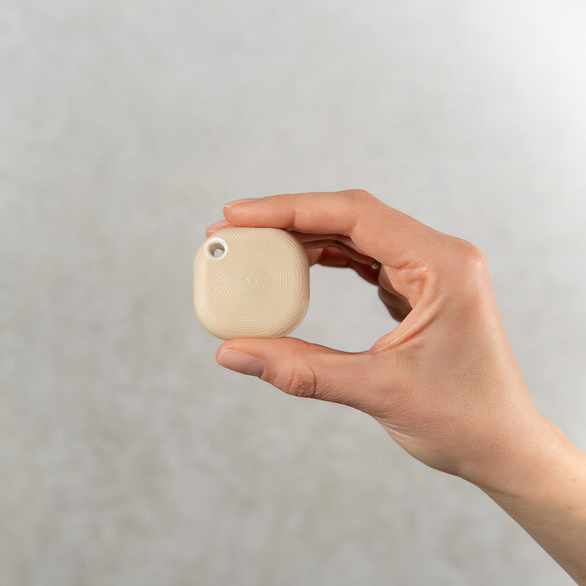 BLU Button Tough 1