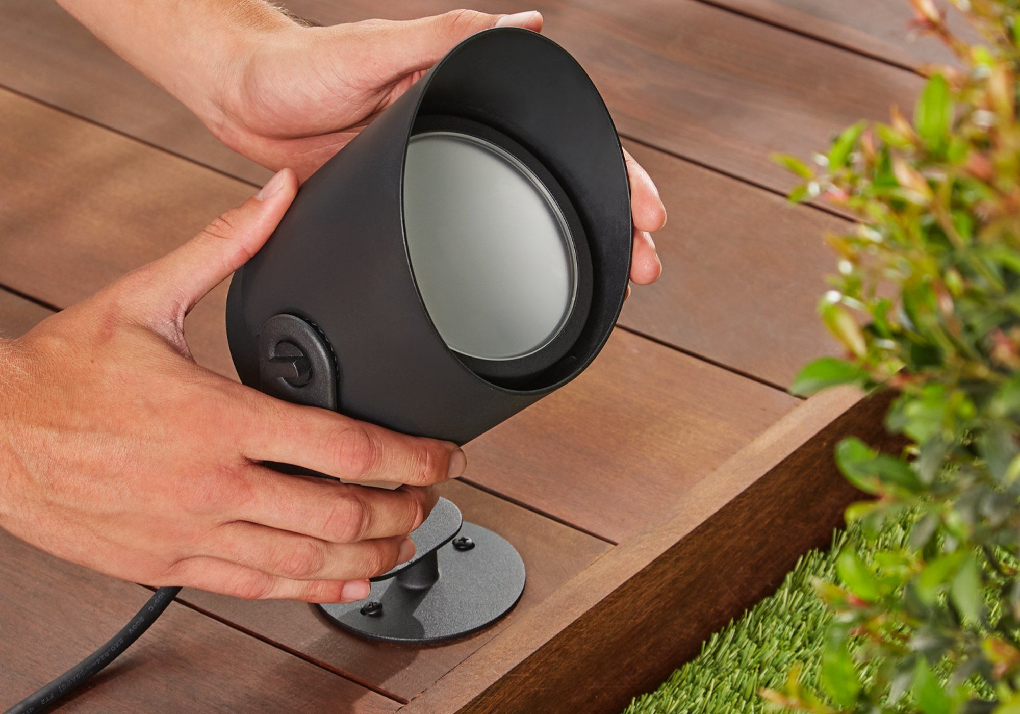 Lily XL Outdoor Spot Light