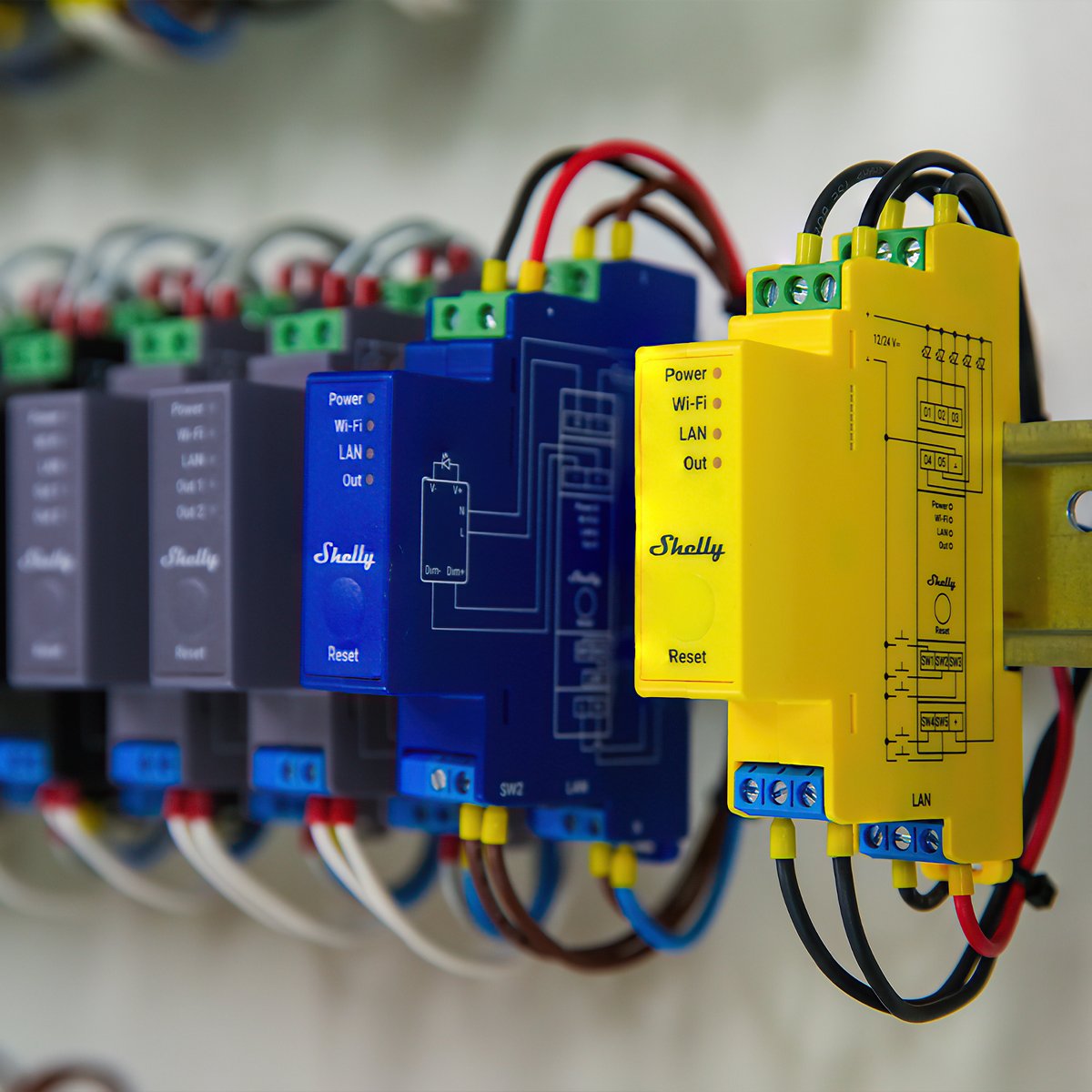 Pro RGBWW PM LED Strip Controller